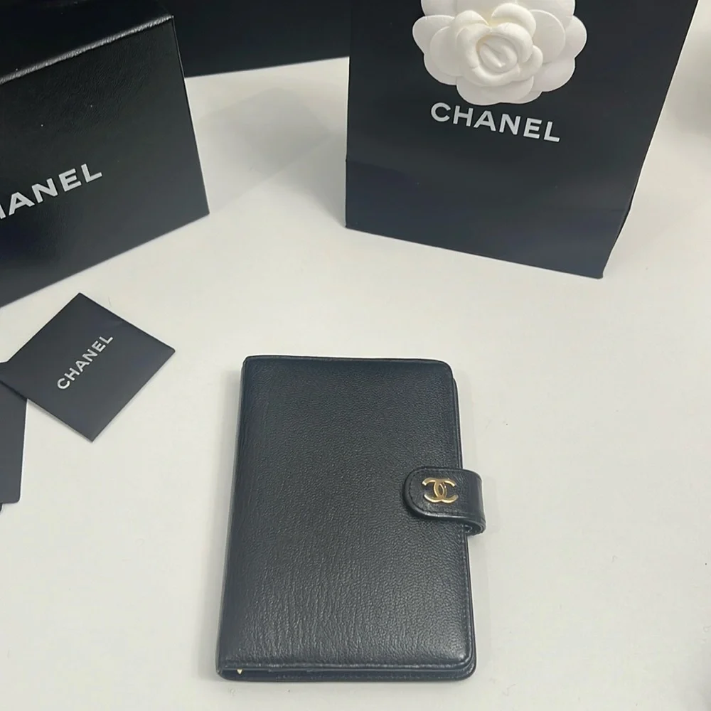CHANEL AGENDA Black Leather with Binder Rings 4”x5.5”